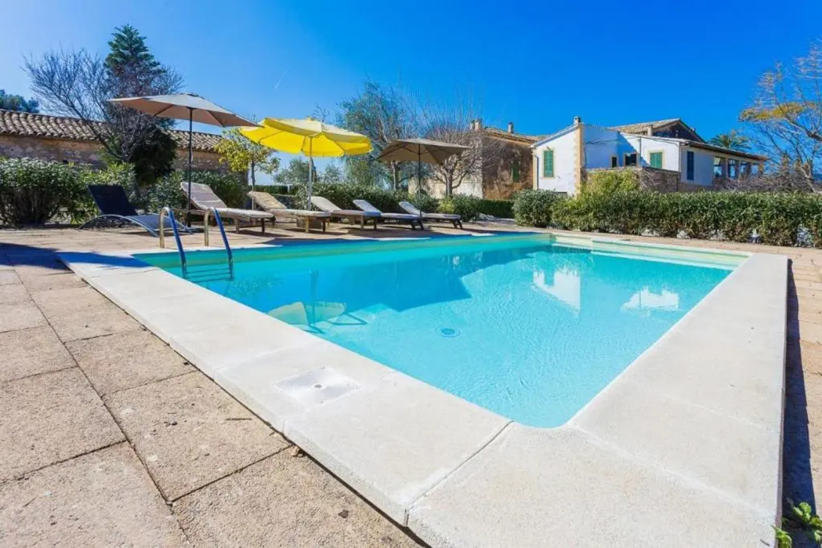 Villa in Consell With Private Pool, air Conditioning and Wifi
