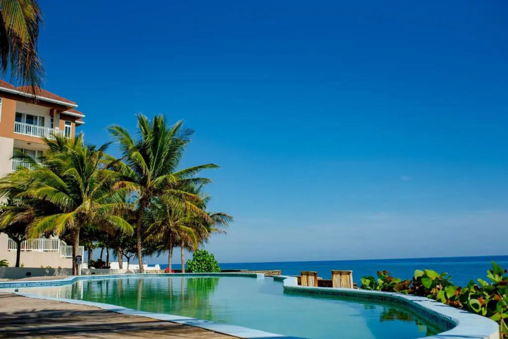 Ocho Rios Penthouse at Whispering Seas