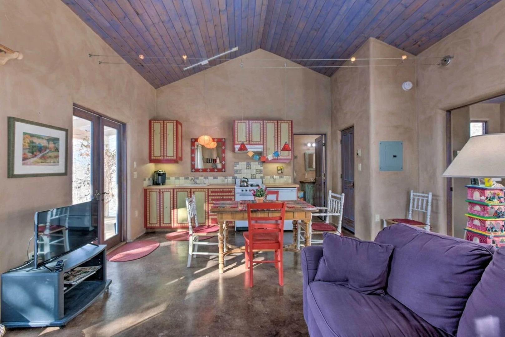 Unique Casita w/ Kiva Fireplace: 11 Mi to Taos Ski