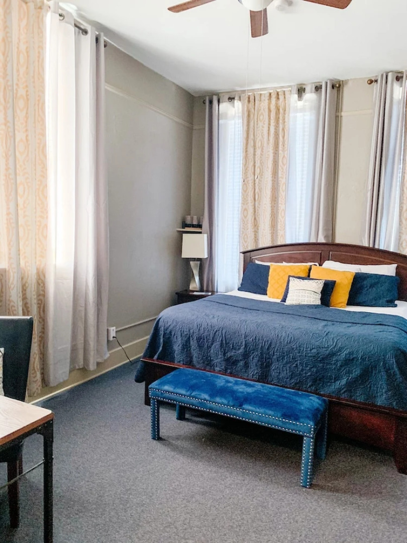 The Loft on the Square Guest Suites