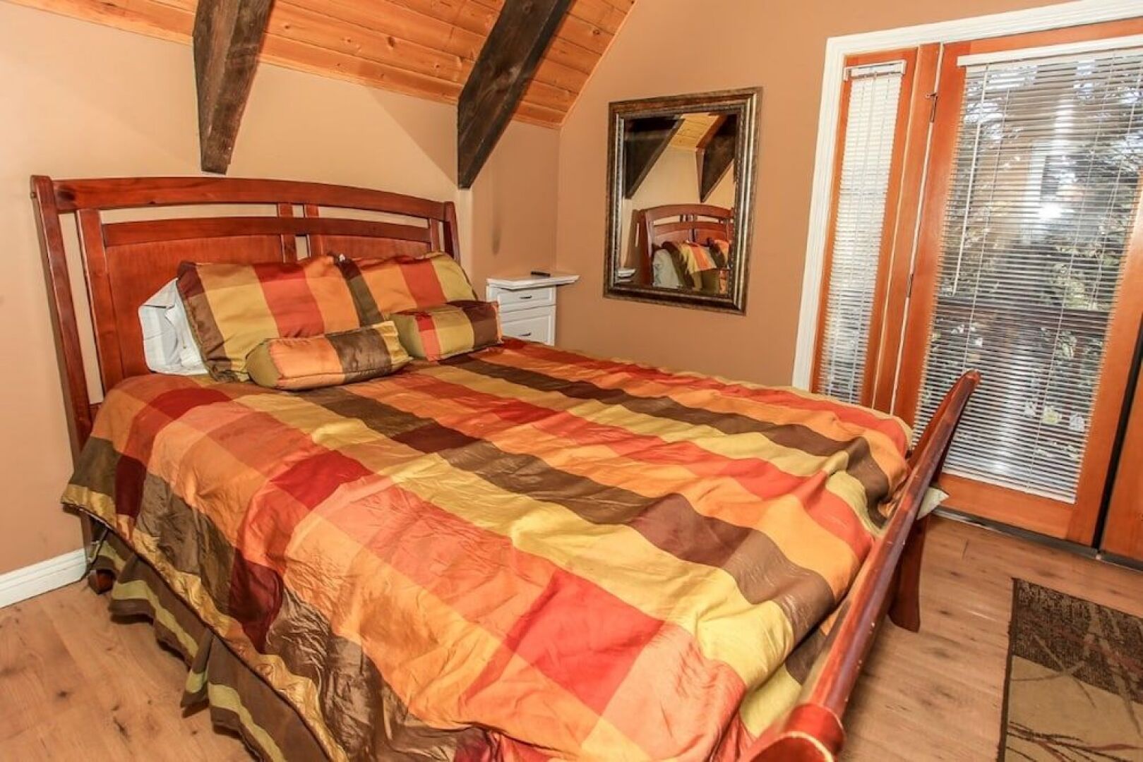 RedAwning "Cabin Big Bear" by the Lake