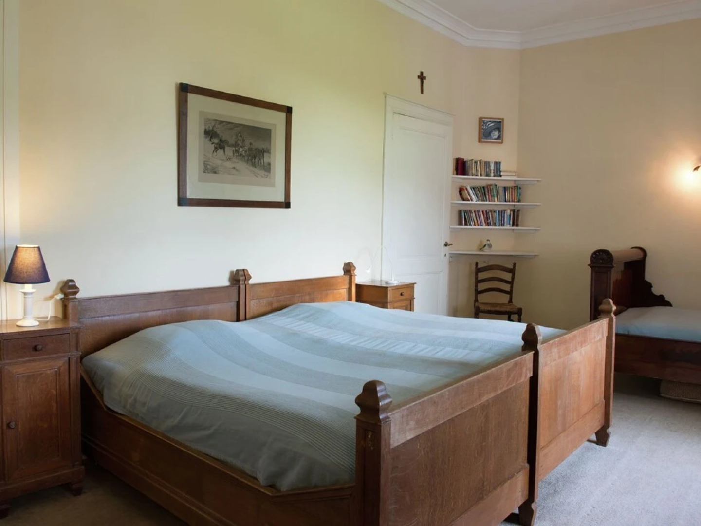 Vintage Castle in Jevoumont with Pool