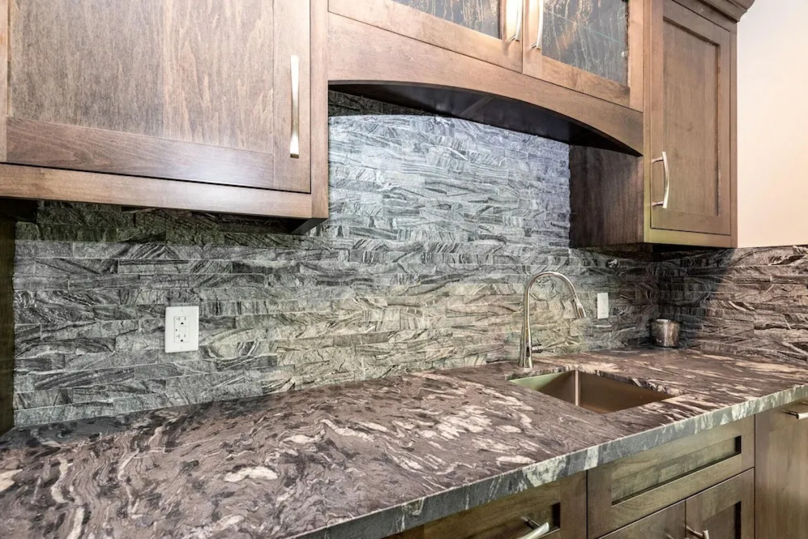 Villa Vista - Fabulous new Home Overlooking the Golf Course in Port Carling