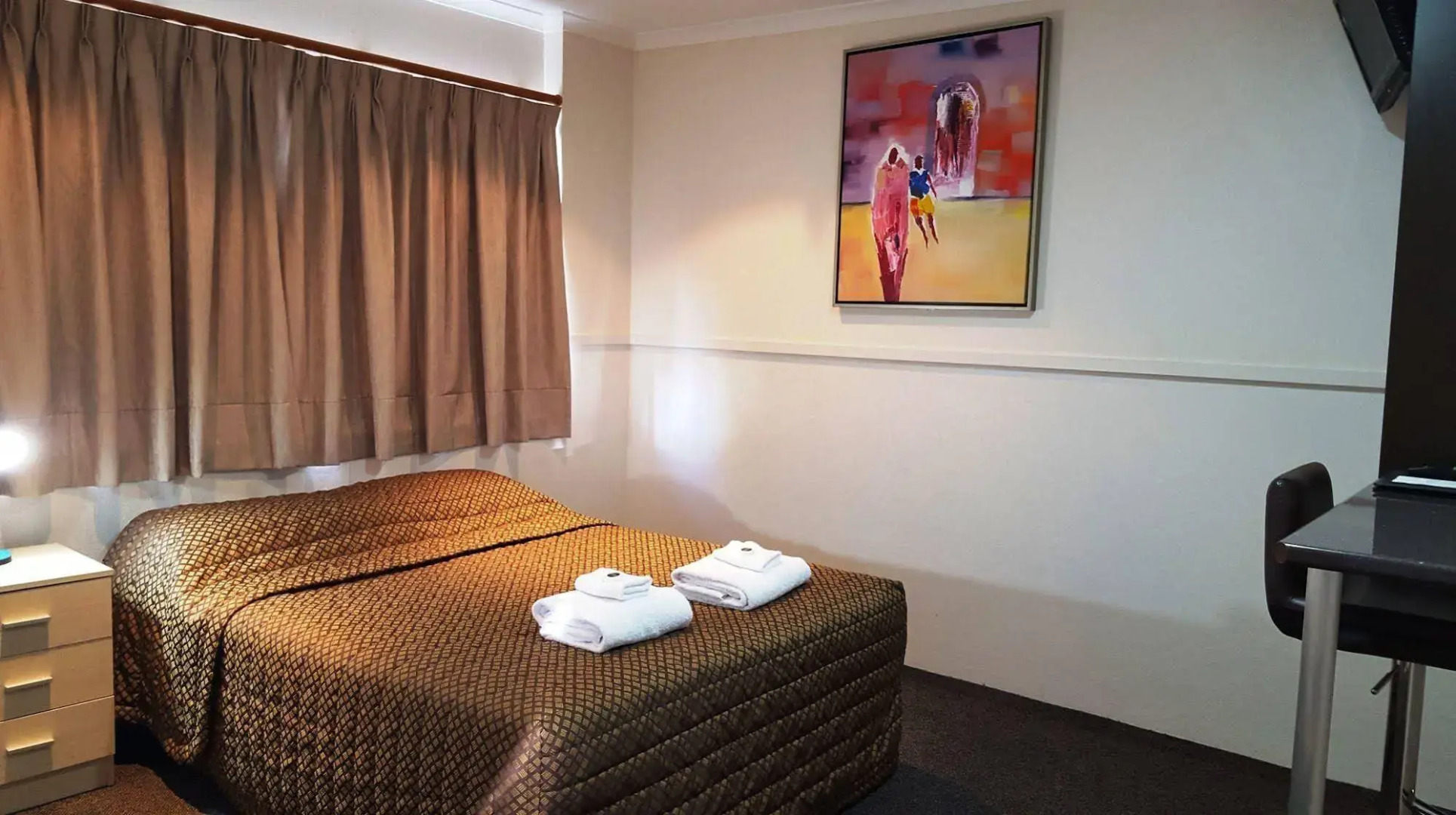 The Commercial Hotel Motel