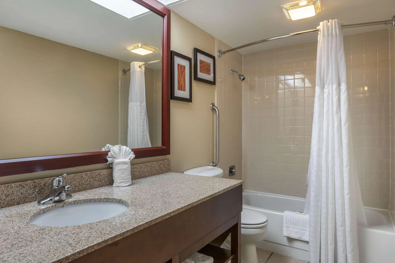 Comfort Inn Grand Rapids Airport