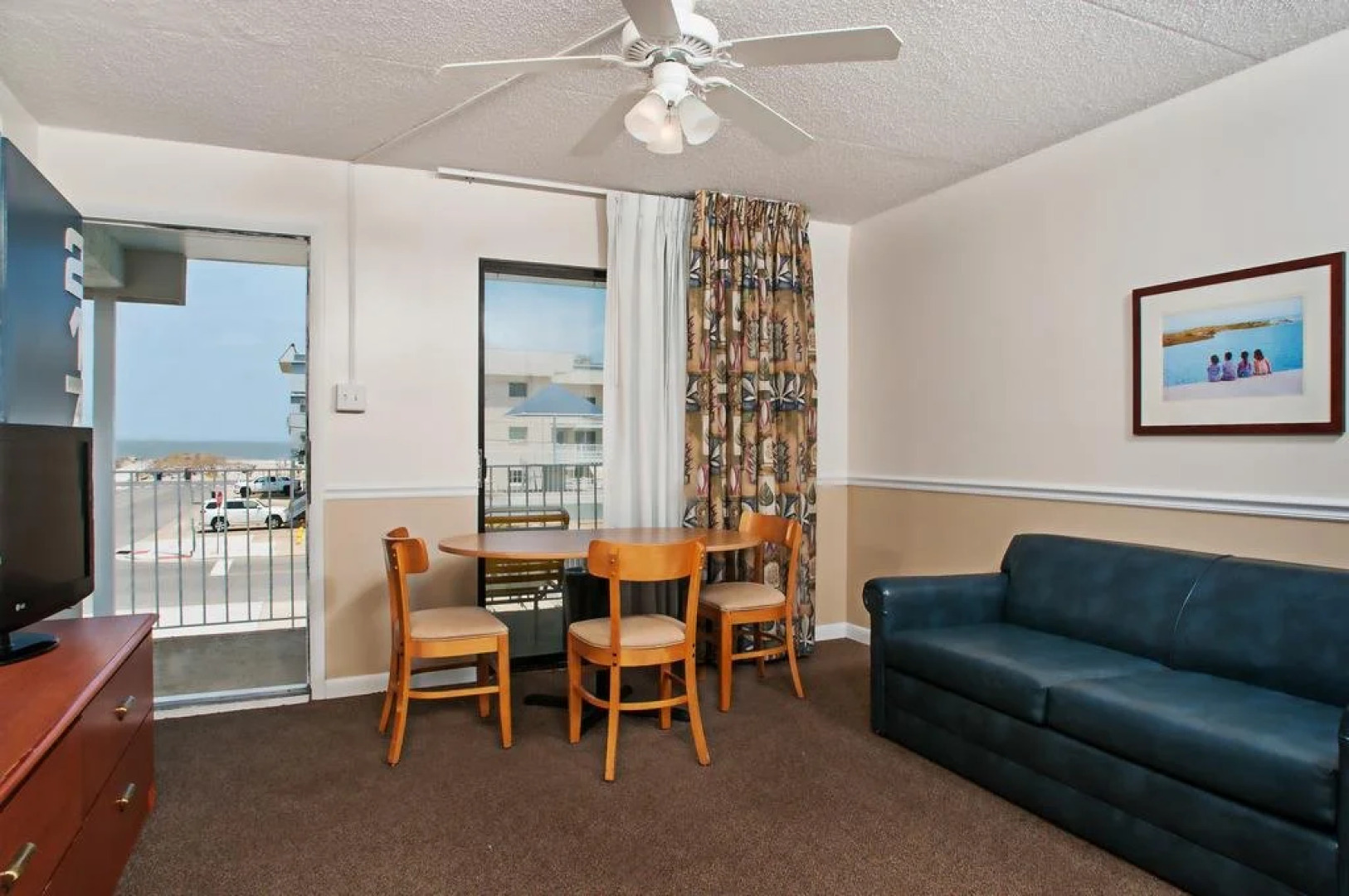 The Harbor Light Family Resort