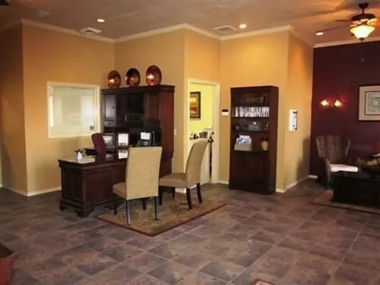 River Oaks Suites & Apartments