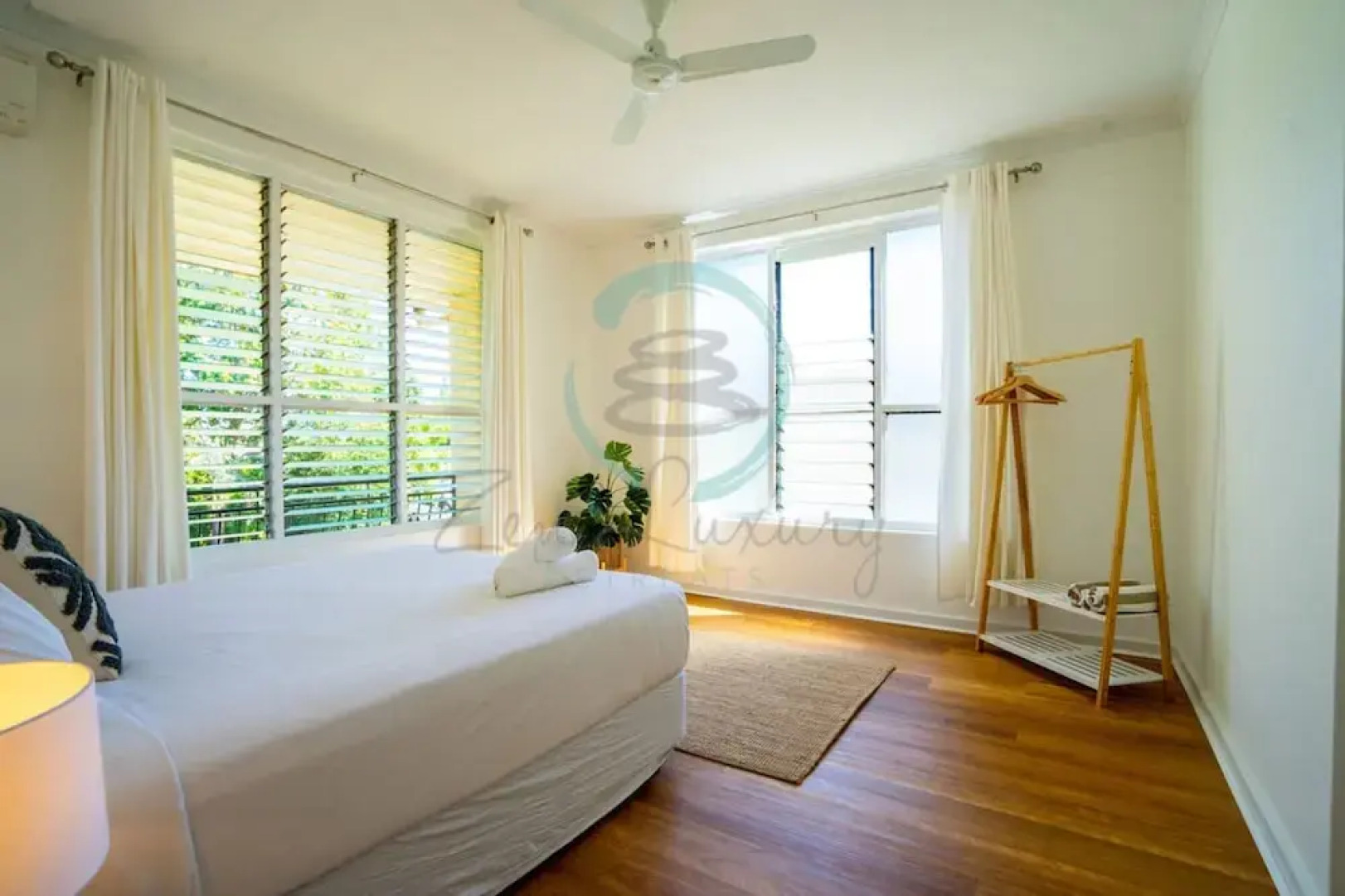 Zen Nest Cozy Lawn Minimalist