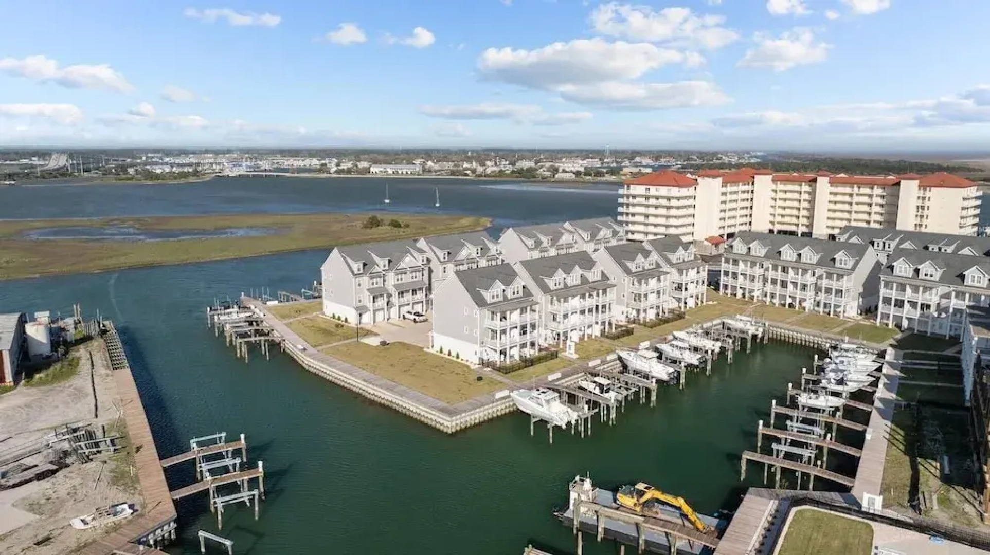 South Breeze 3 Bedroom Townhouse by RedAwning