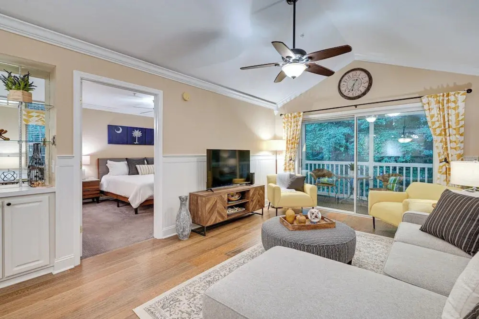 High-end Pawleys Island Condo w/ Porch & Pools!