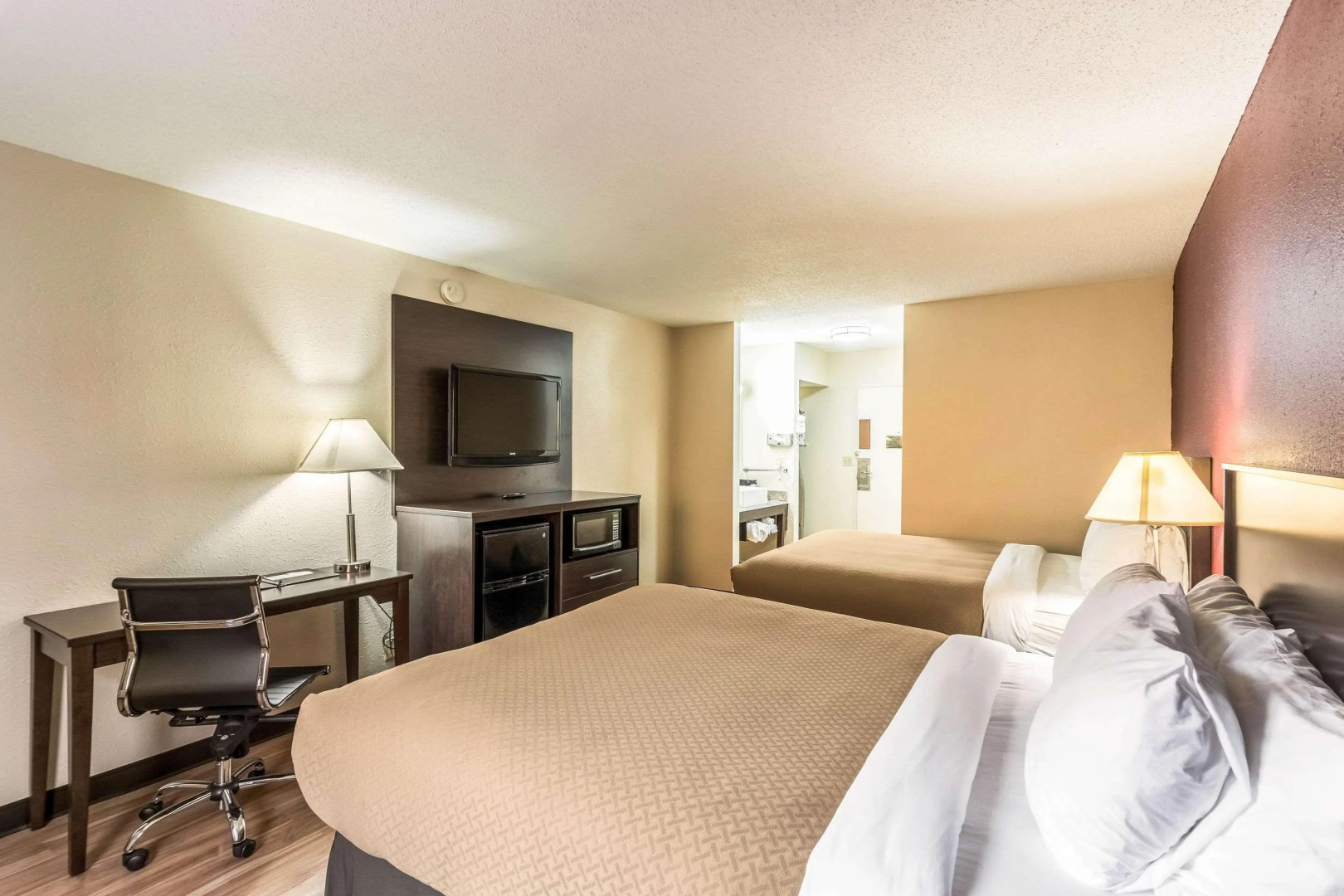 Colby Inn and Suites