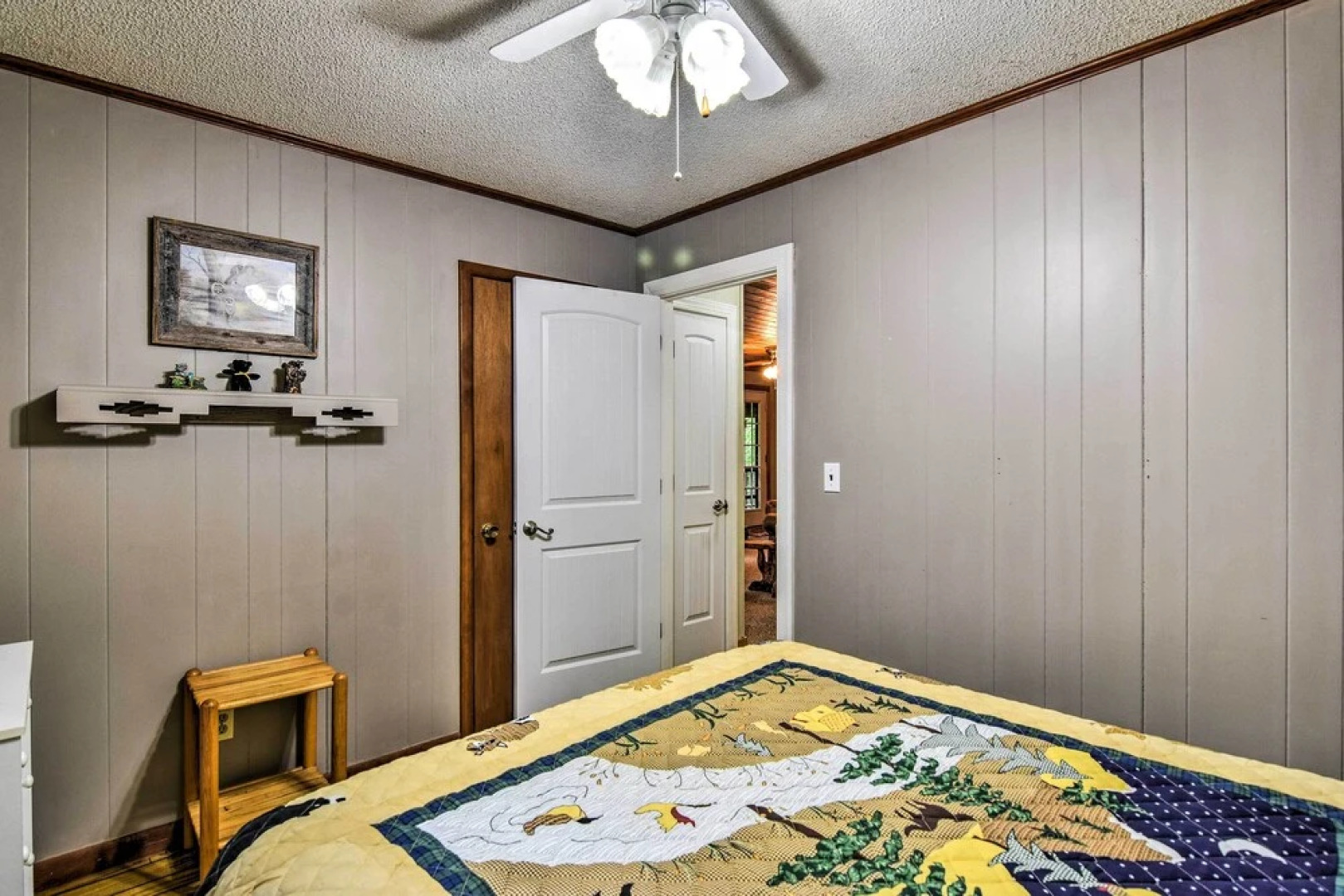 Robbinsville Cabin w/ Deck: 3 Mi to Fontana Lake!