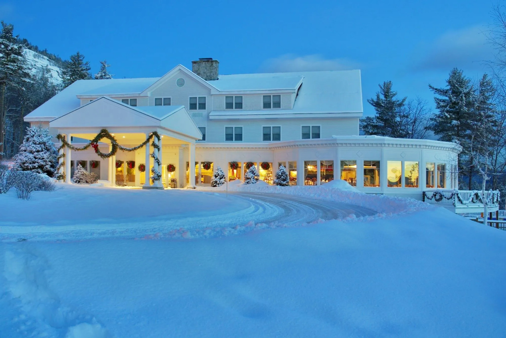 The White Mountain Hotel & Resort