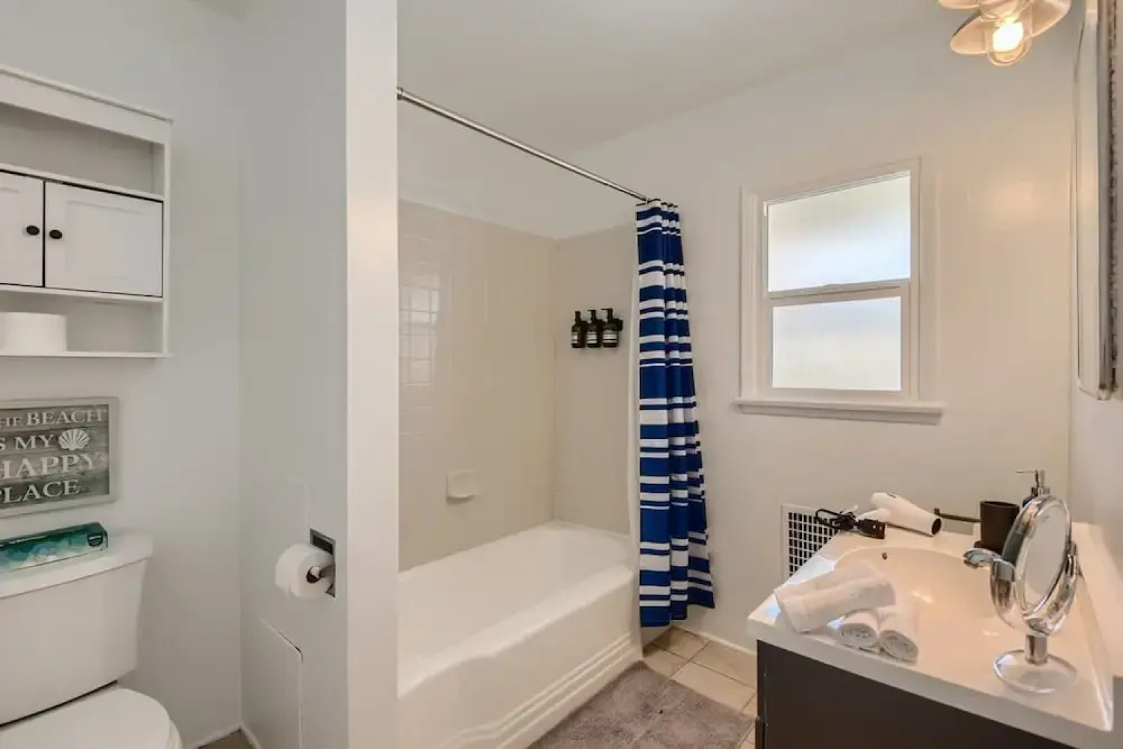 Walk to Beach - King Apt In 1 Area - AB