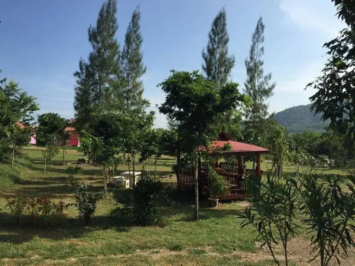 Kaengkachan Lake Hill Resort