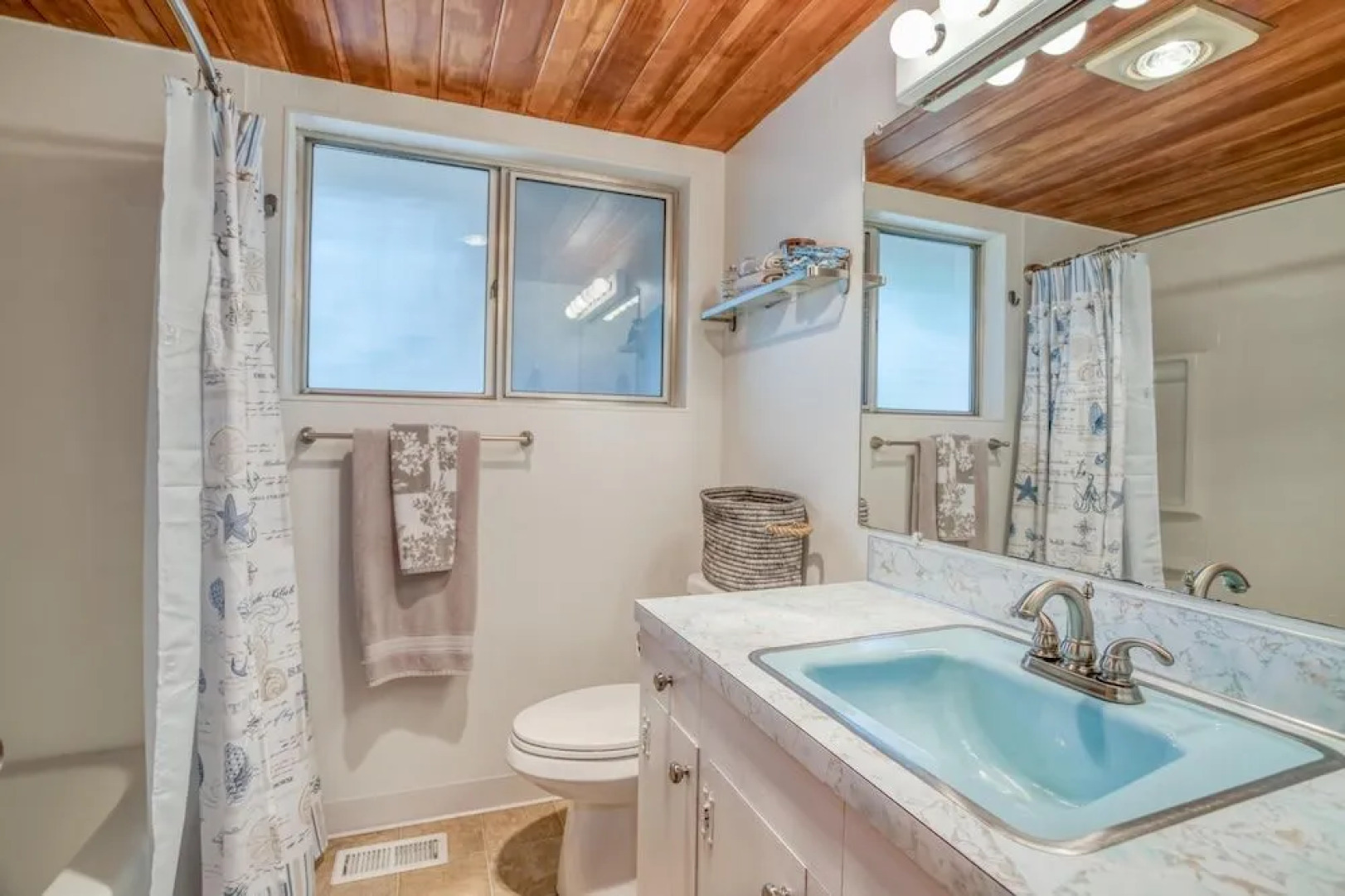 Cabin on the Coast (MCA 621)