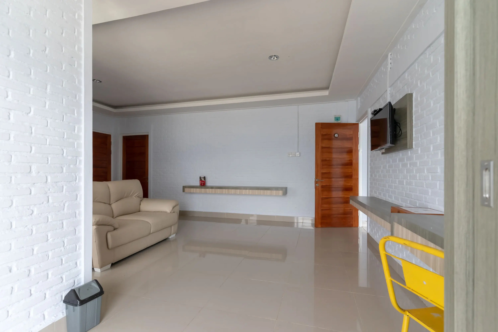 RedDoorz Plus @ Vantas Hotel Parbaba