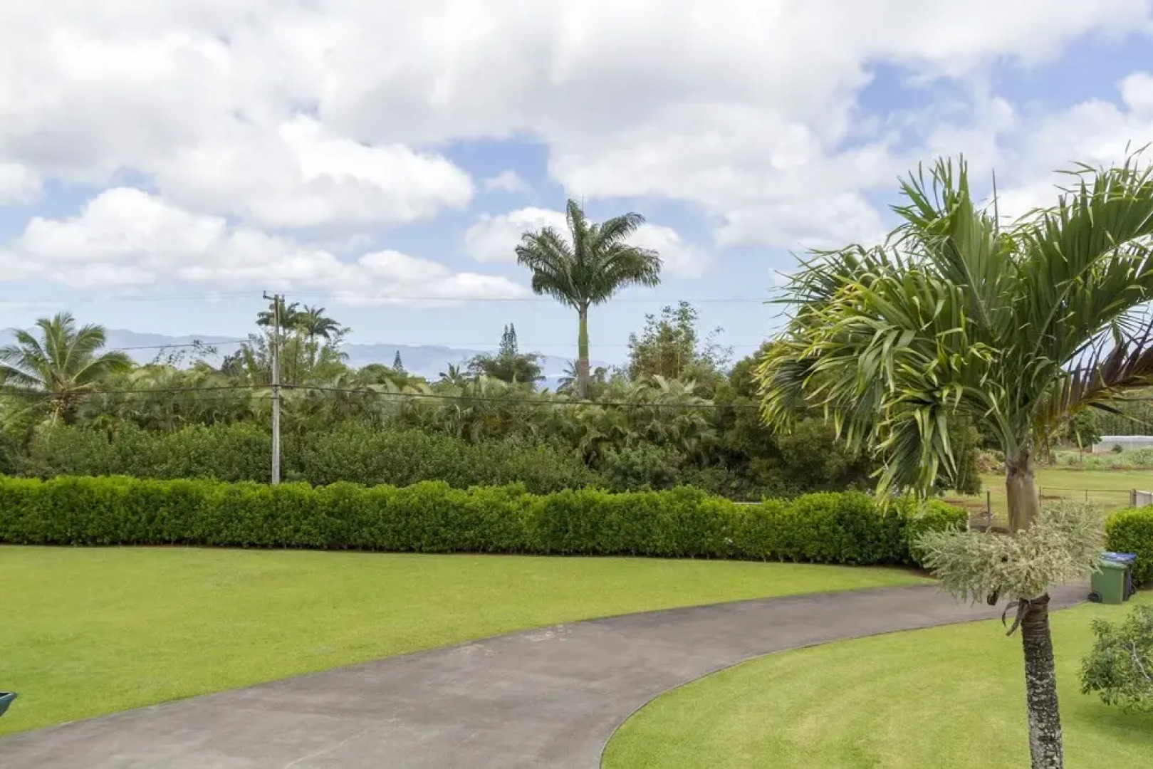 The Green Pineapple Main House 3 Bedroom Home by Redawning