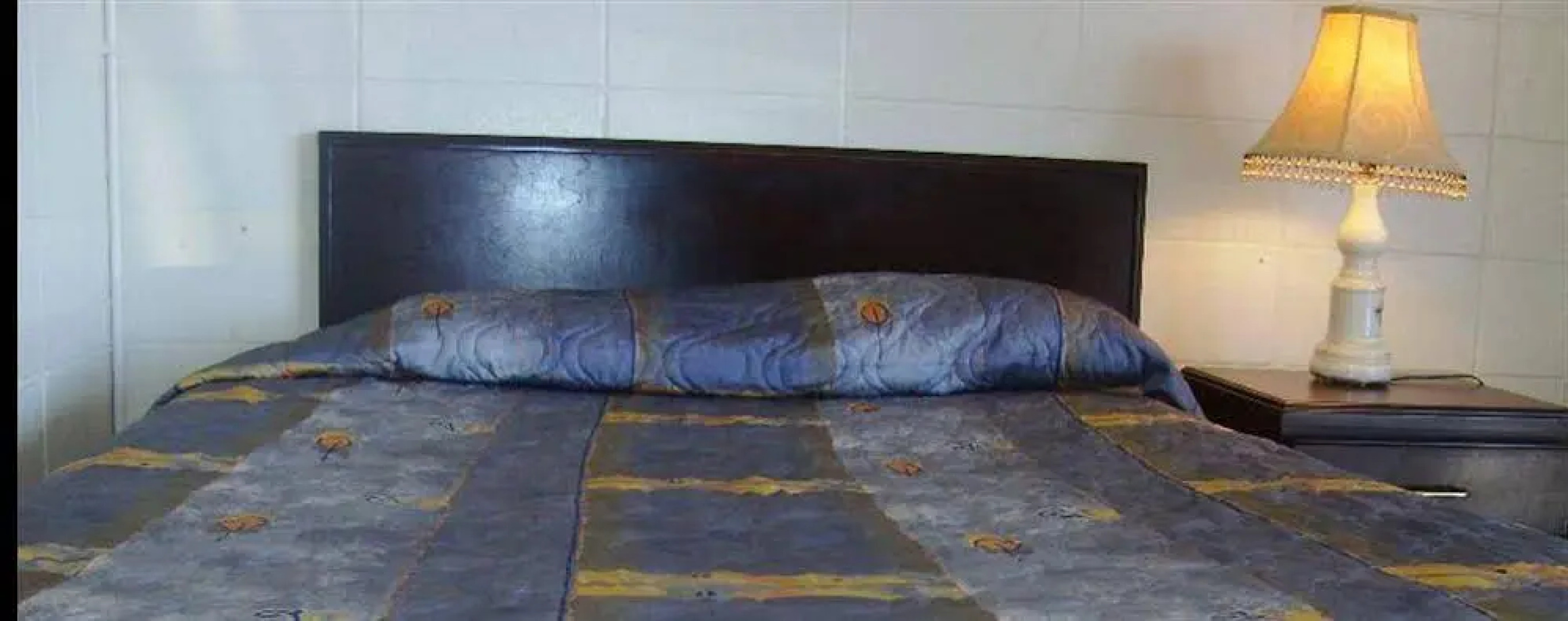 Queensway Court Motel