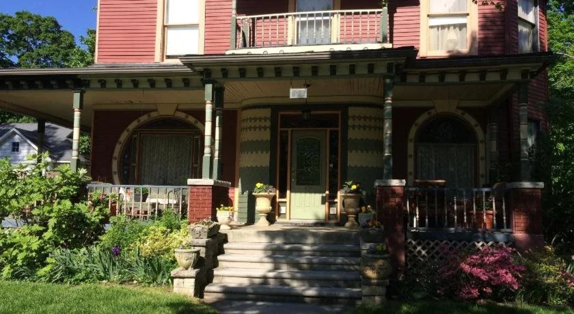 Grand Avenue Bed and Breakfast