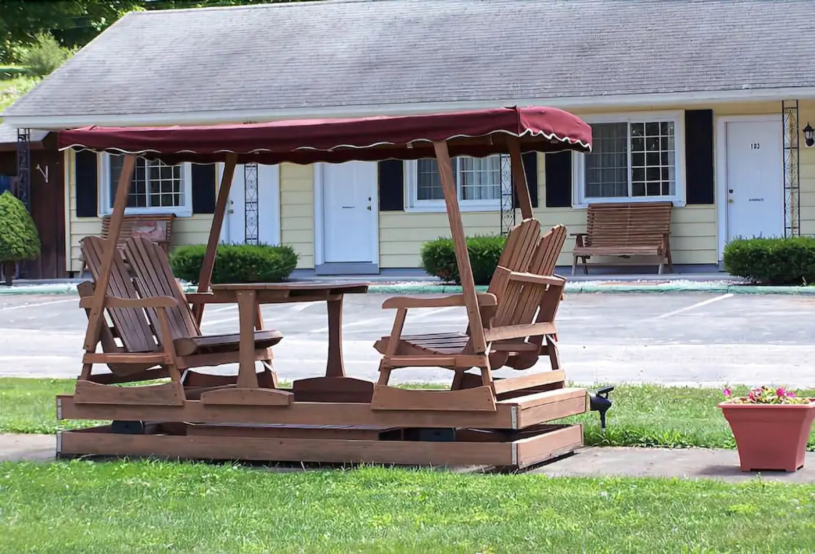 The Weathervane Motel