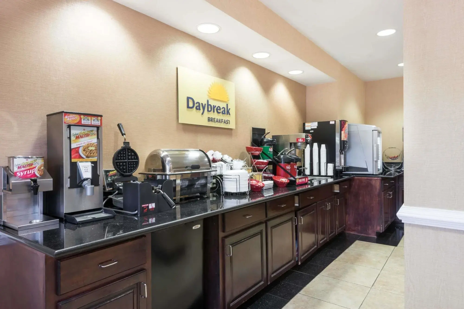 Days Inn & Suites by Wyndham Prattville-Montgomery