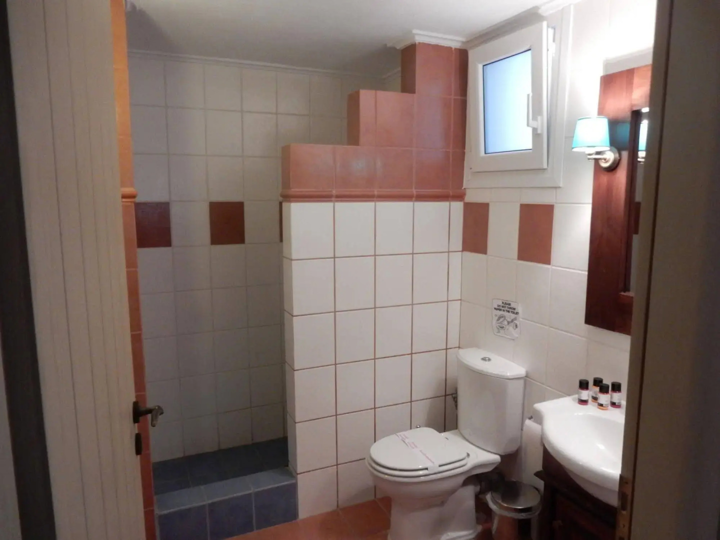 Apelon Tiritas Villas