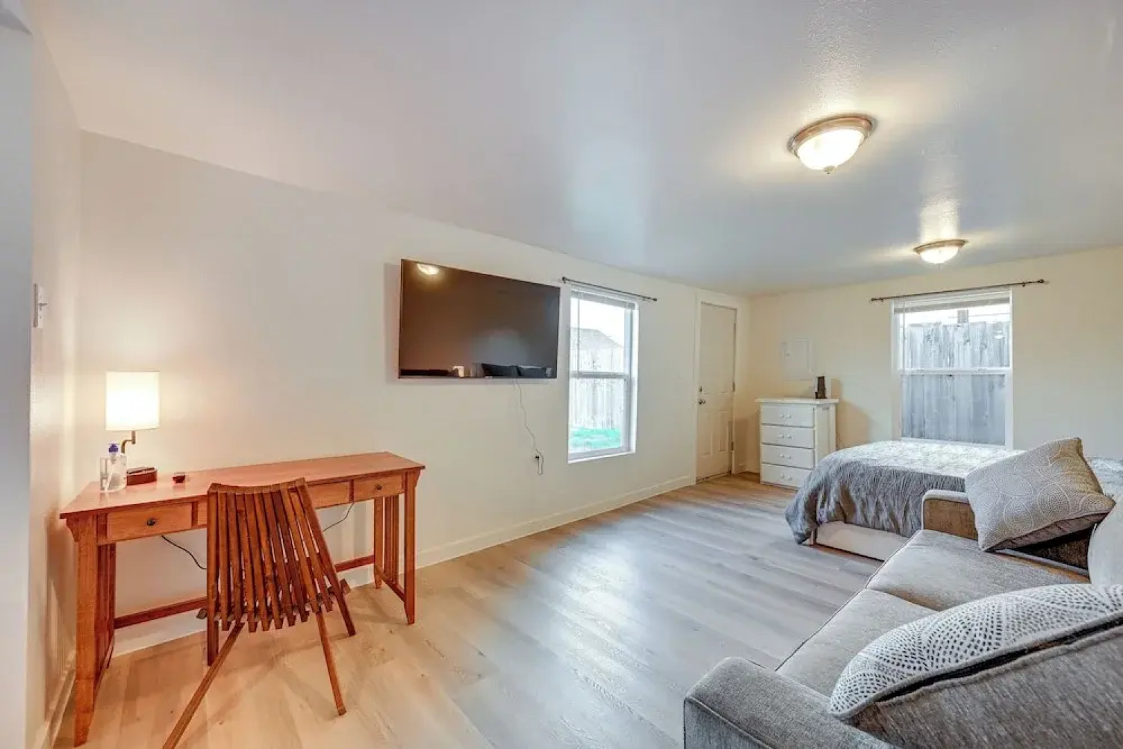 Cozy Tacoma Getaway w/ Grill & Hot Tub!