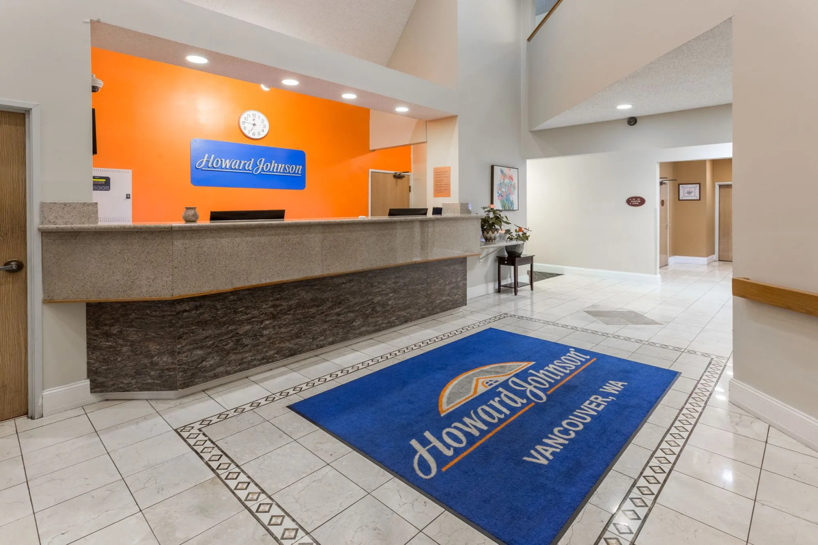 Howard Johnson Hotel & Suites by Wyndham Vancouver
