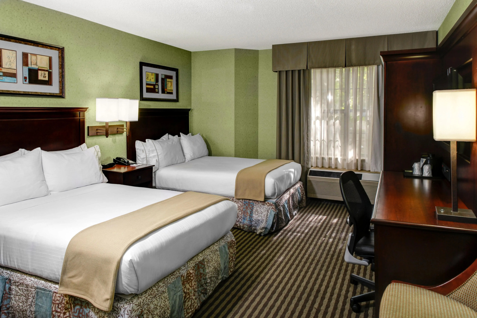Holiday Inn Express & Suites Atlanta Buckhead by IHG