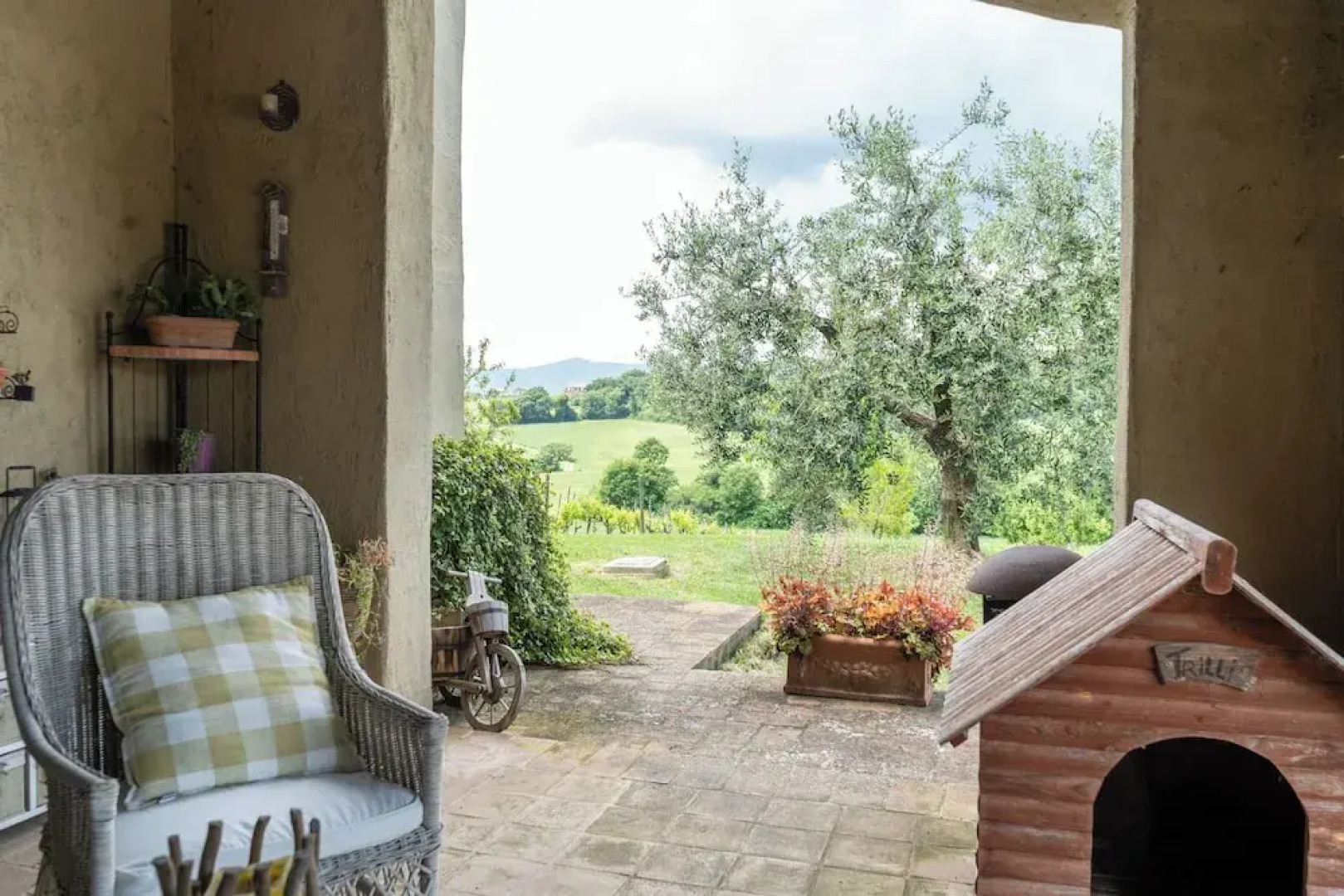 Tenuta di campagna con piscina immersa nel verde