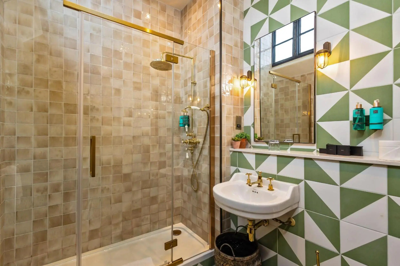 Salisbury Arms Hotel