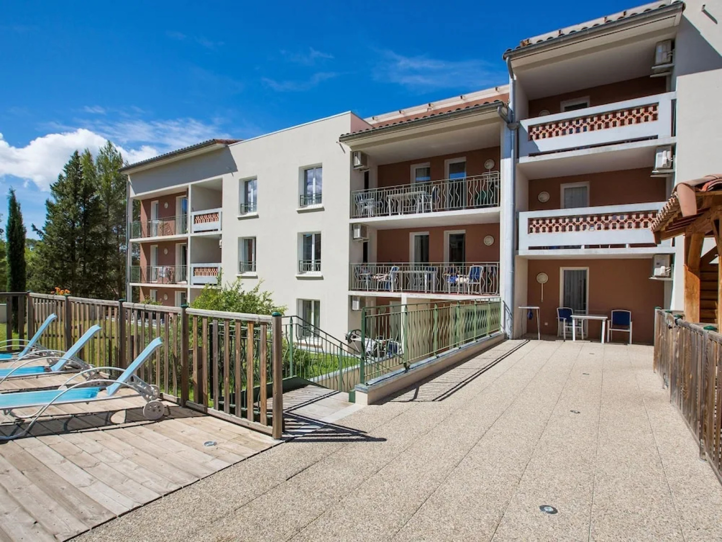 Well-kept Apartment in a Pleasant Town in the Provençe