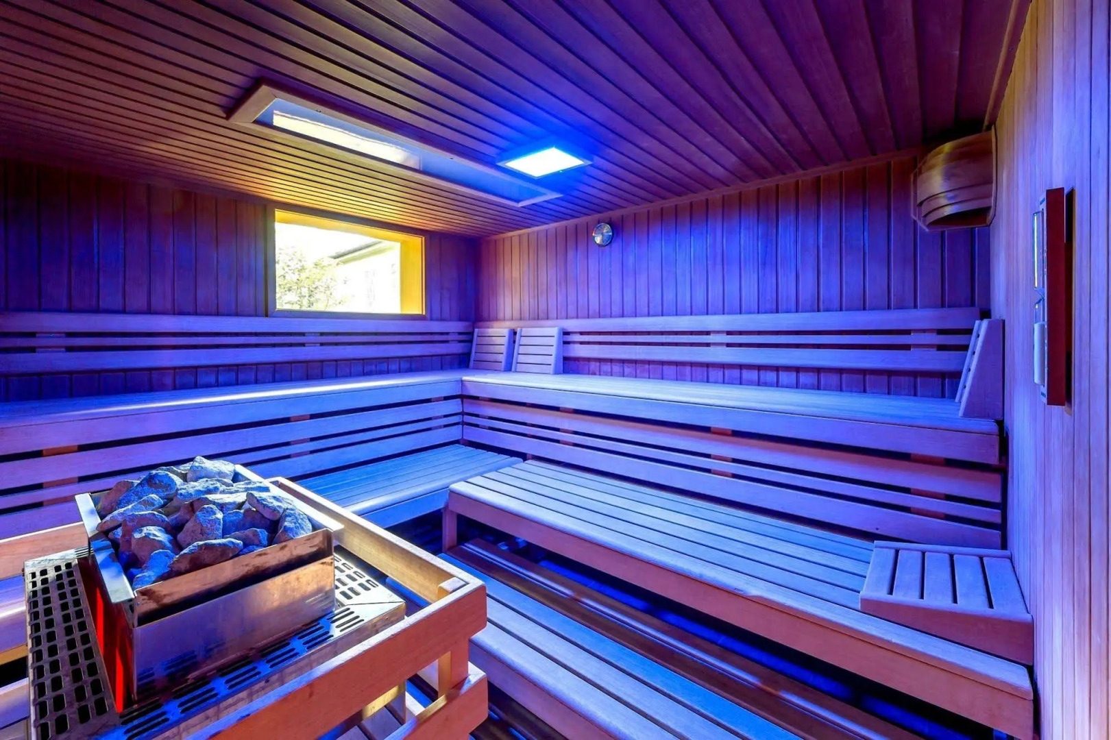 Hotel-Restaurant Dimmer