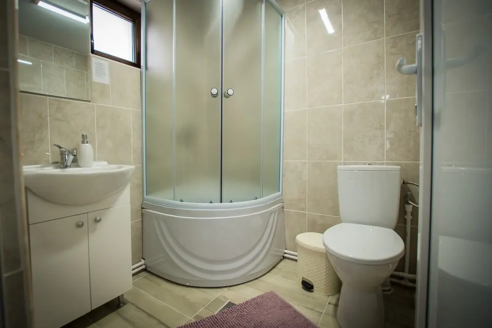 Stunning 5 Bed House in Campulung Moldovenesc