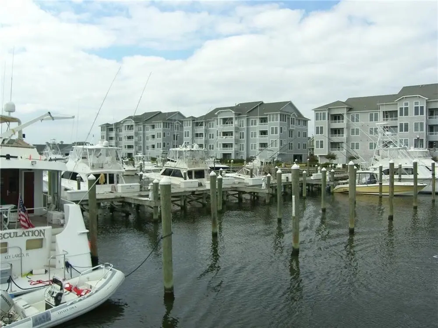 Harbour Place 4101 3 Br condo by RedAwning