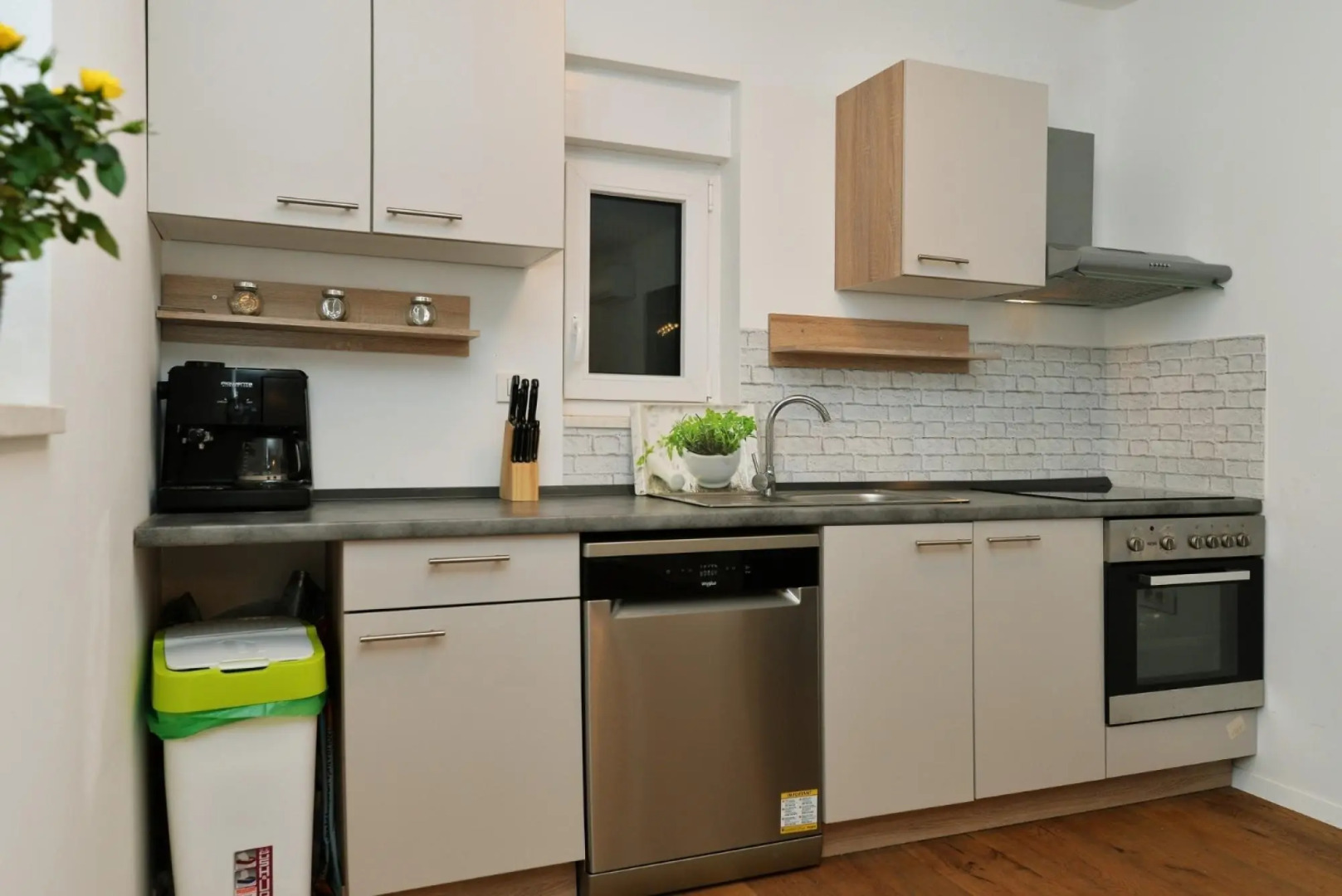 Nata - free parking - A1(4+2)