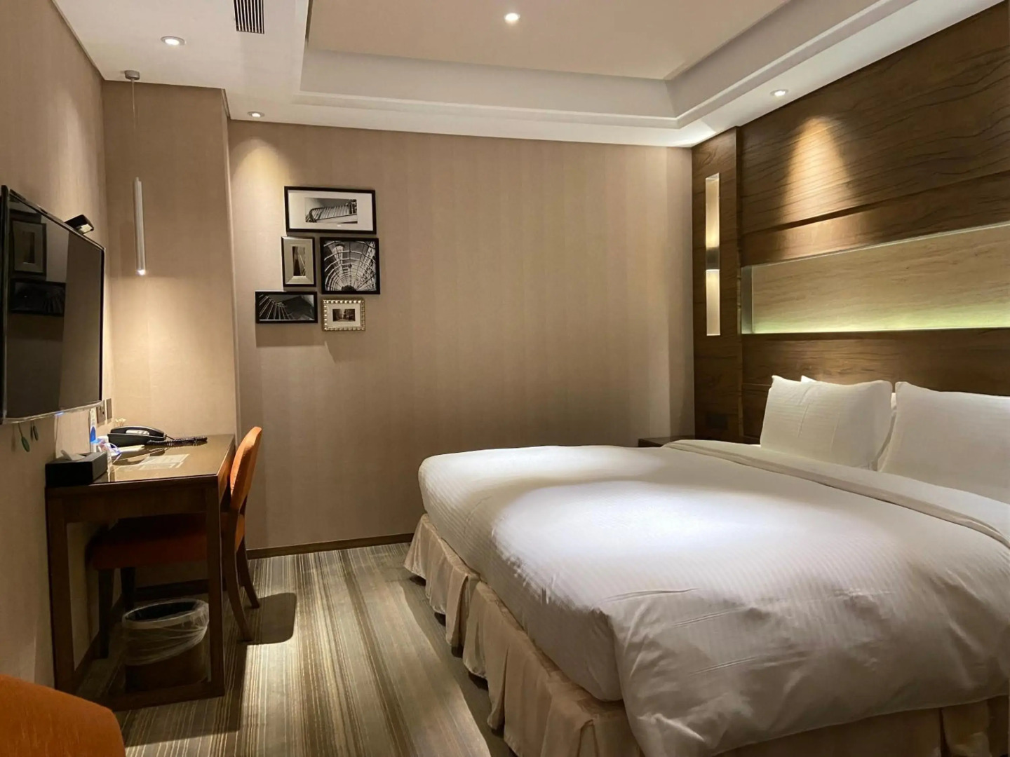 Green World Taipei Station