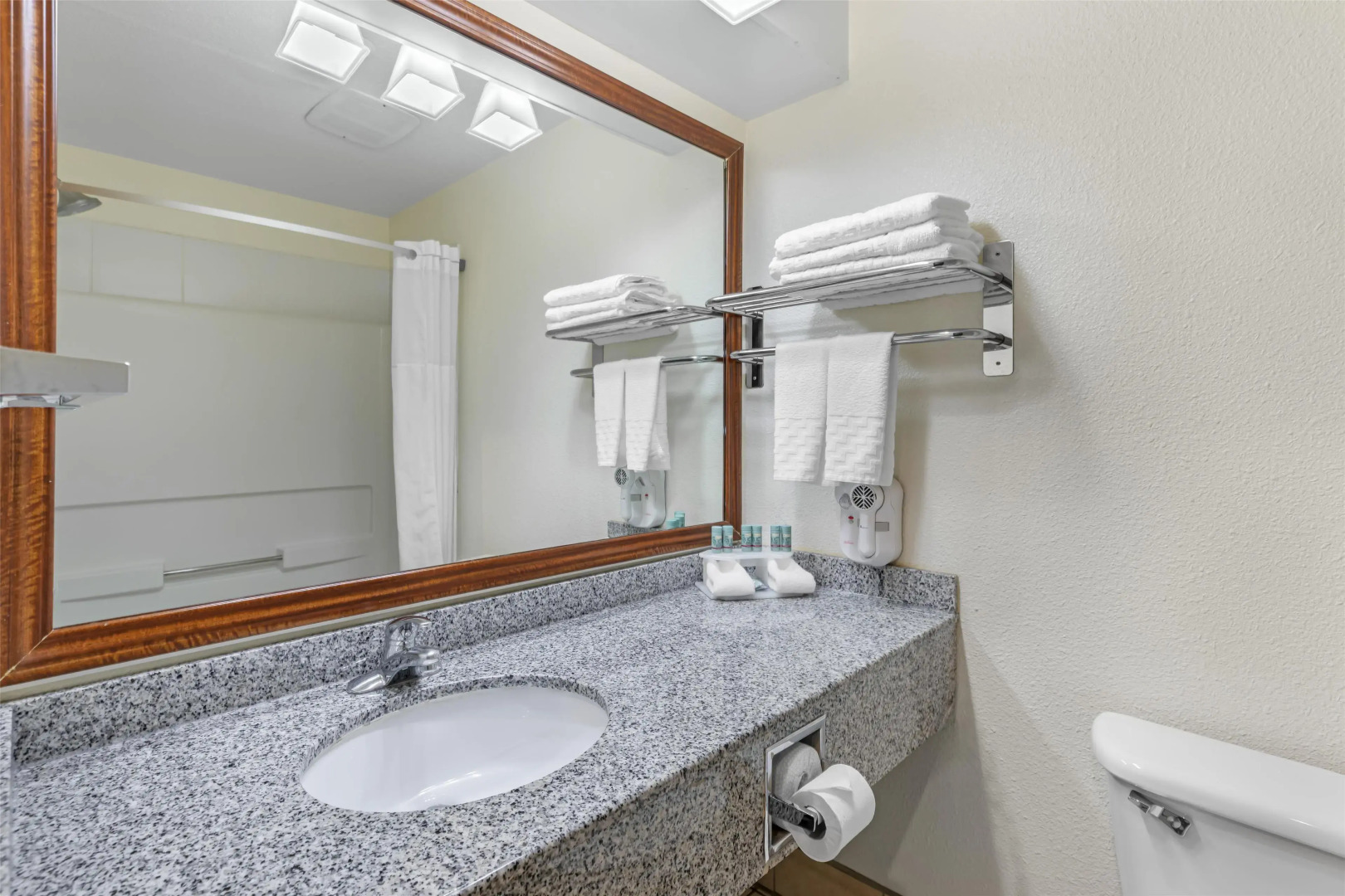 Best Western Firestone Inn & Suites