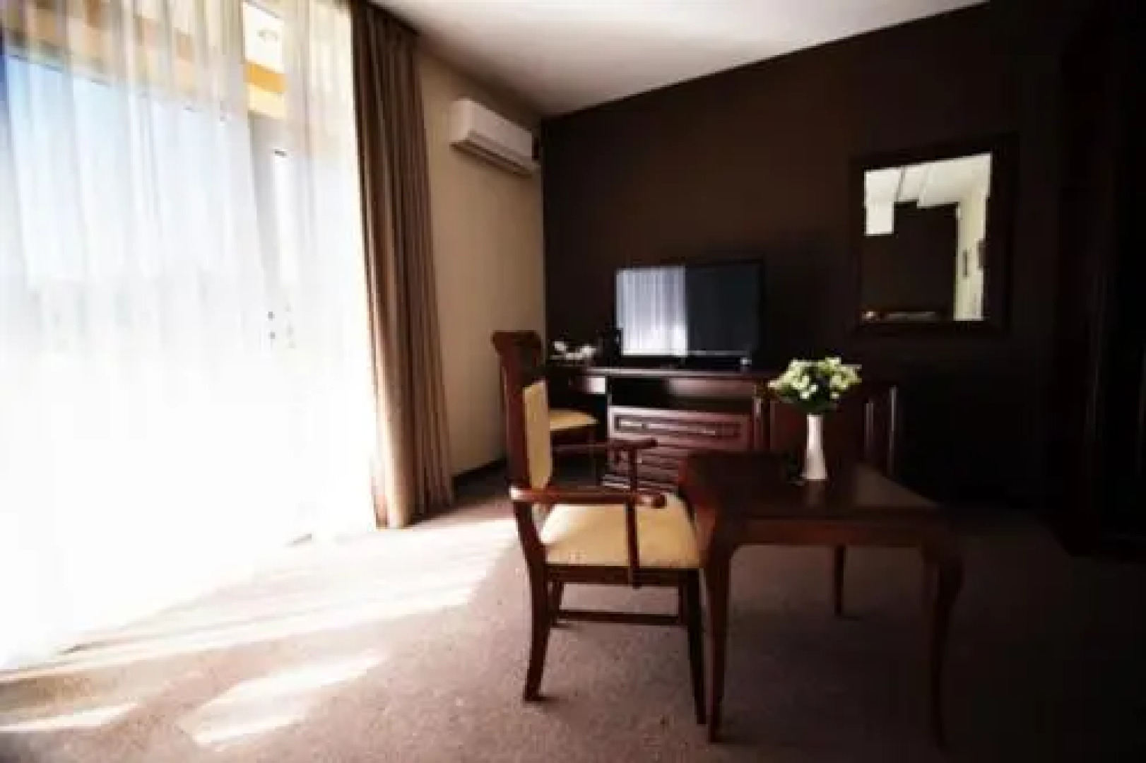 Charos Deluxe Resort & Spa