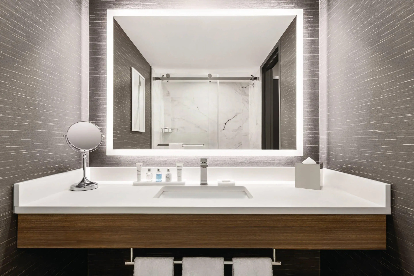 Radisson Blu Vancouver Airport Hotel & Marina