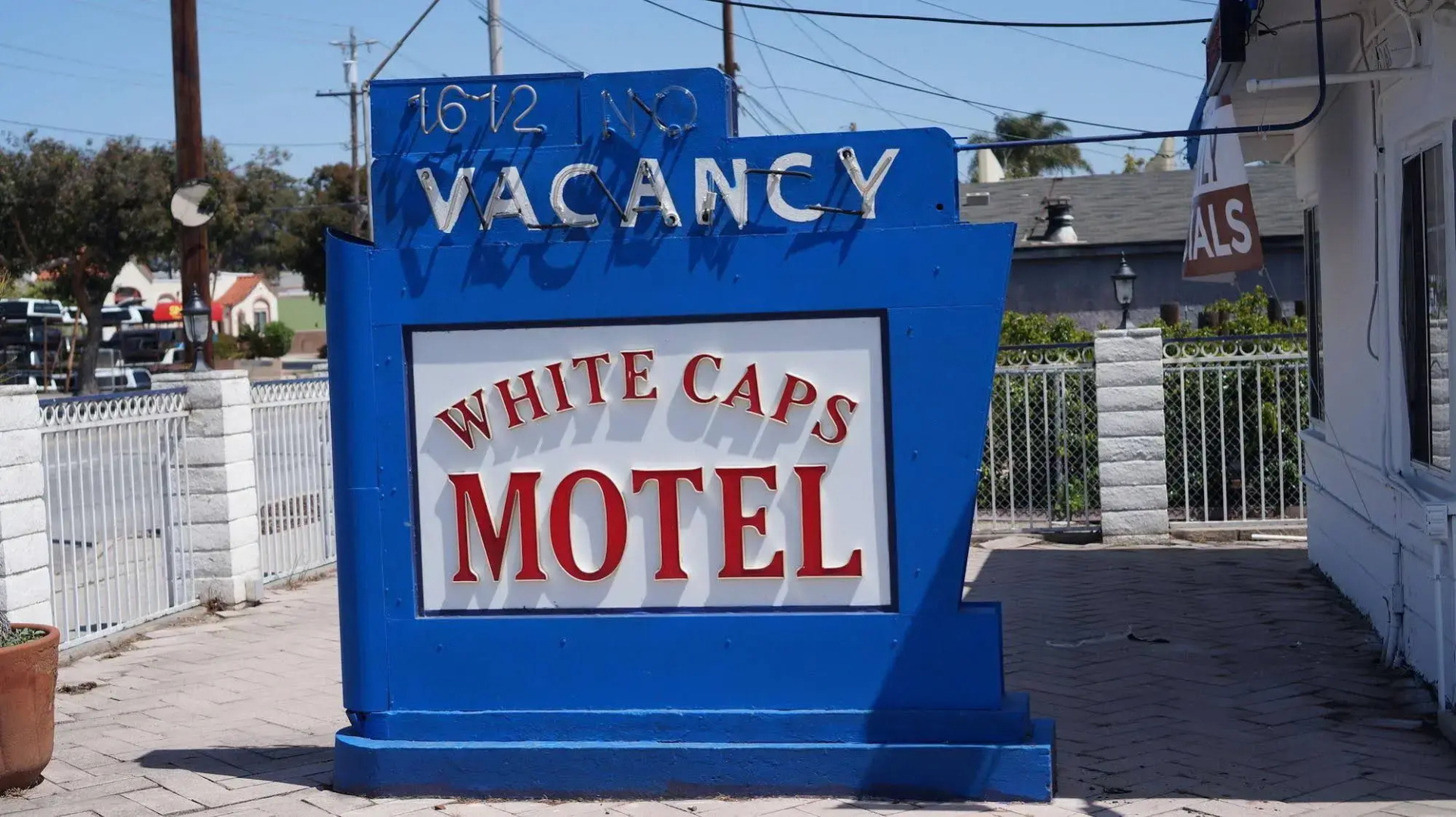 White Caps Motel