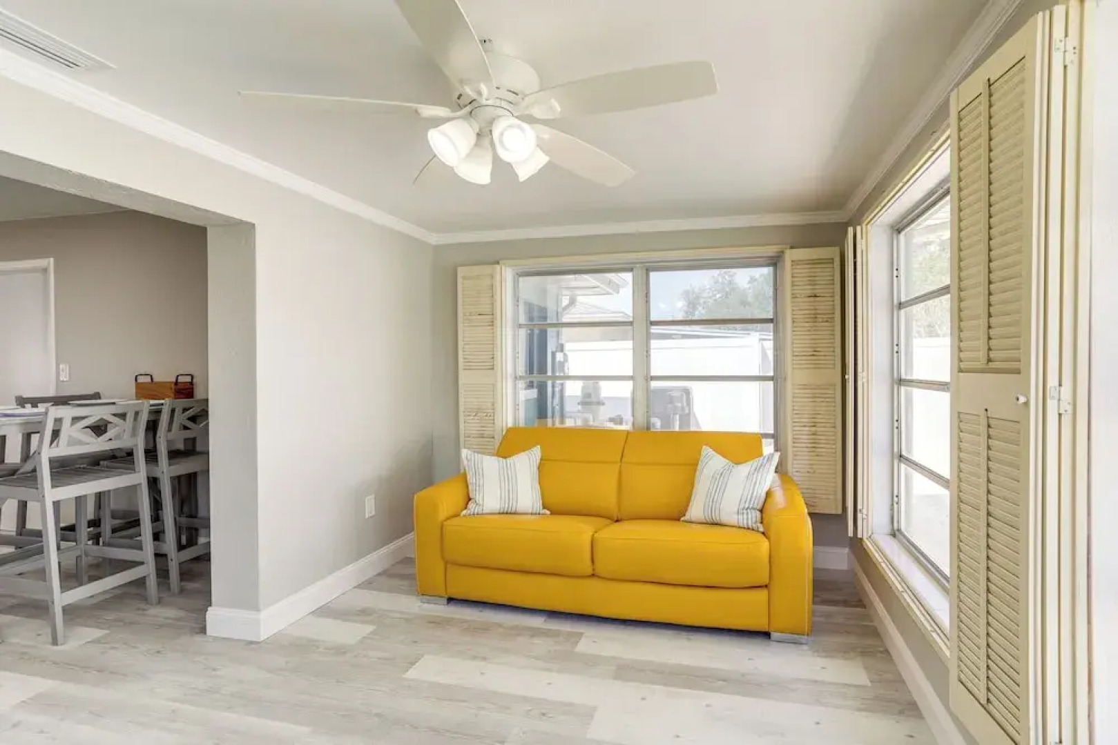 Private Hot Tub: Breezy Seminole Stay!