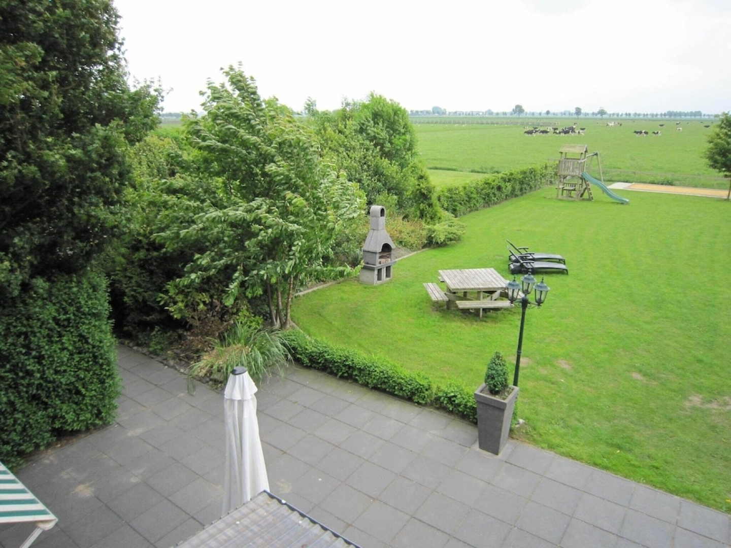 Luxury Holiday Home In Noordbeemster with Bubble Bath