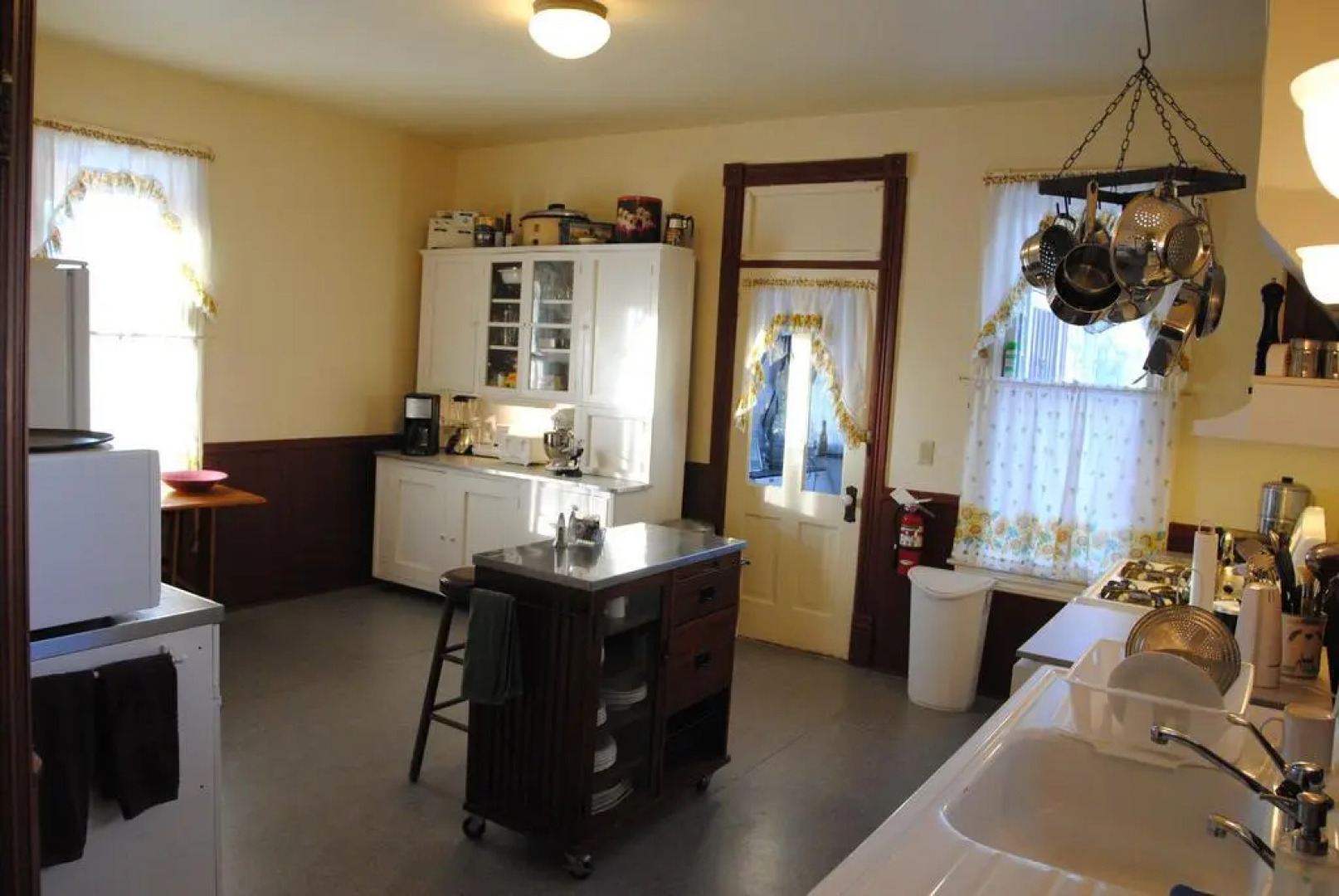 The Sleepy Senator Guest House