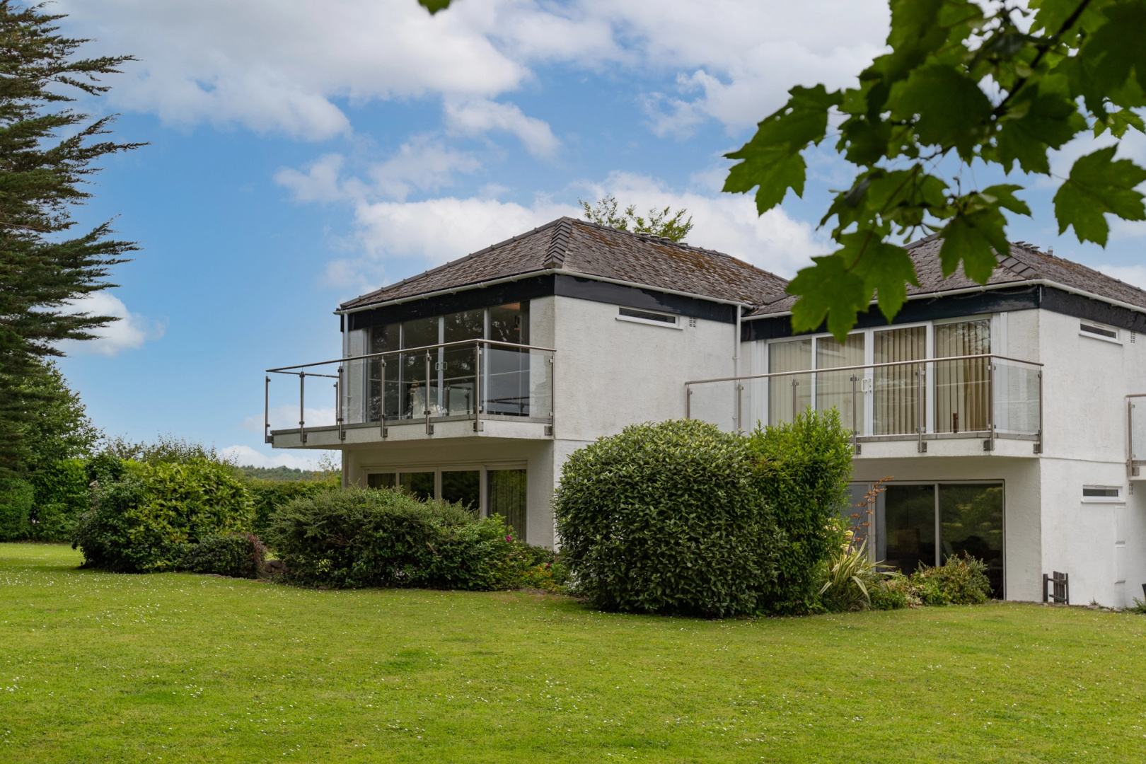 Coedrath Park 17 - Short Walk to Beach, Pet Friendly