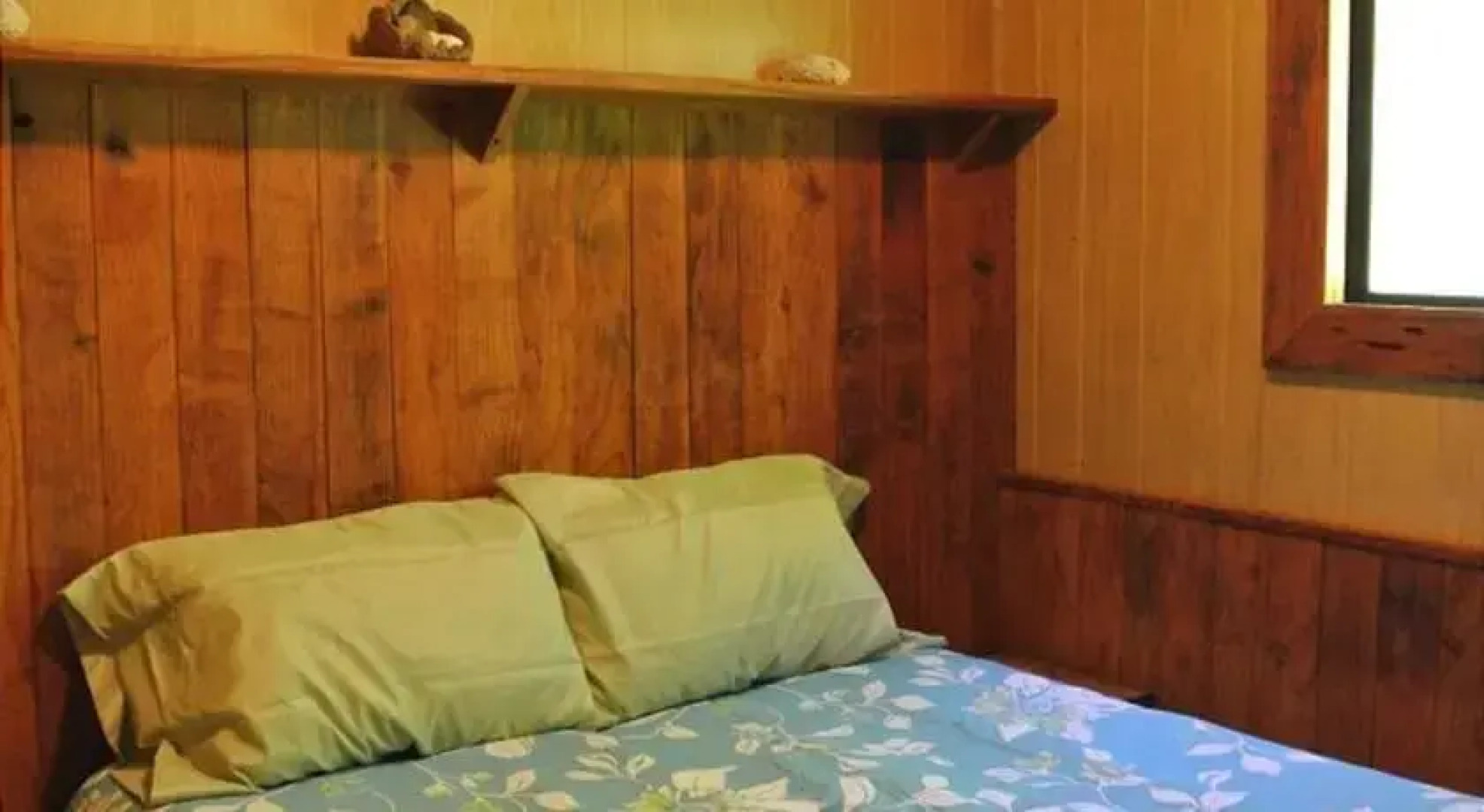 RedAwning 1960s Classic Mobile Cabin