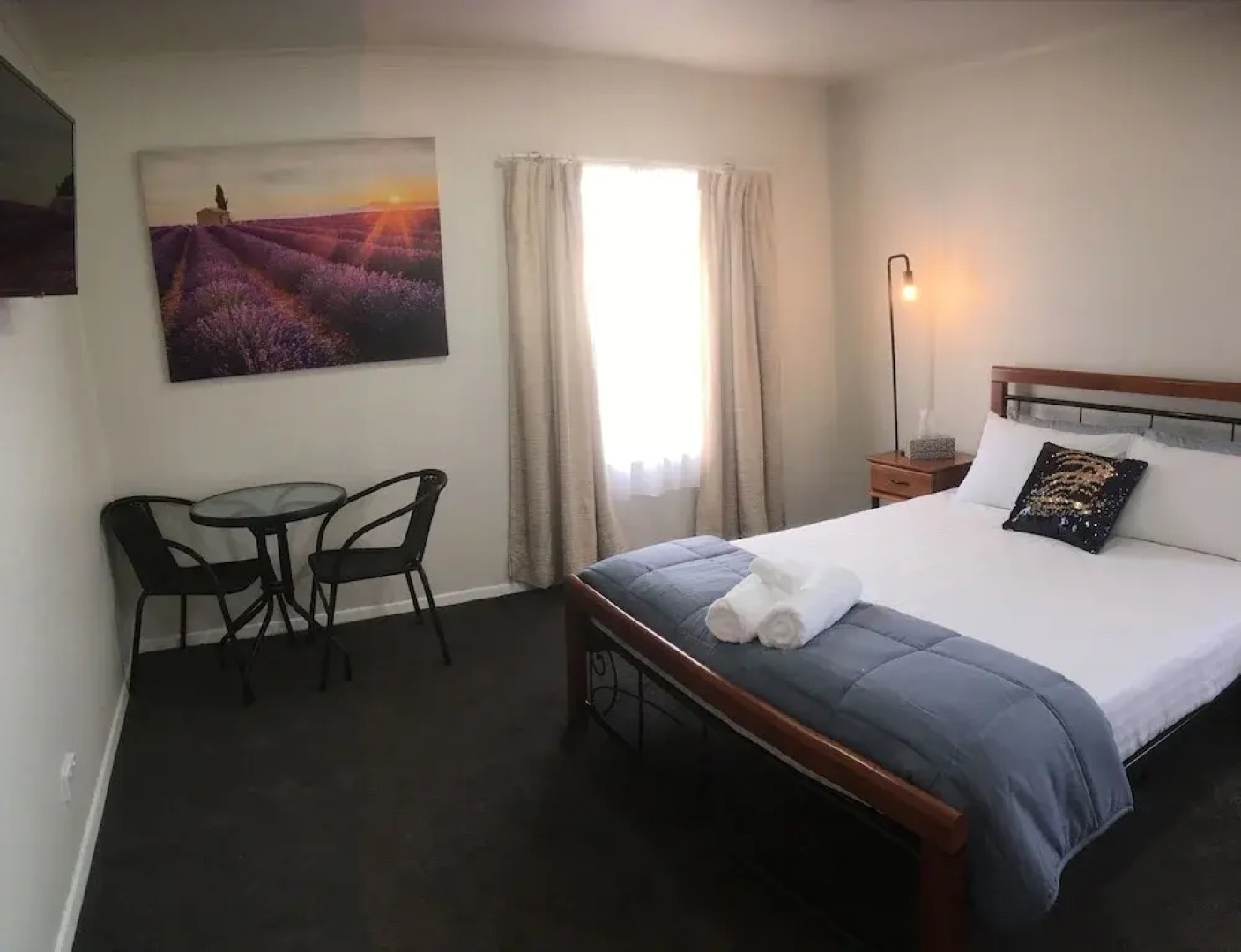 3ree Spacious & charming Apartment