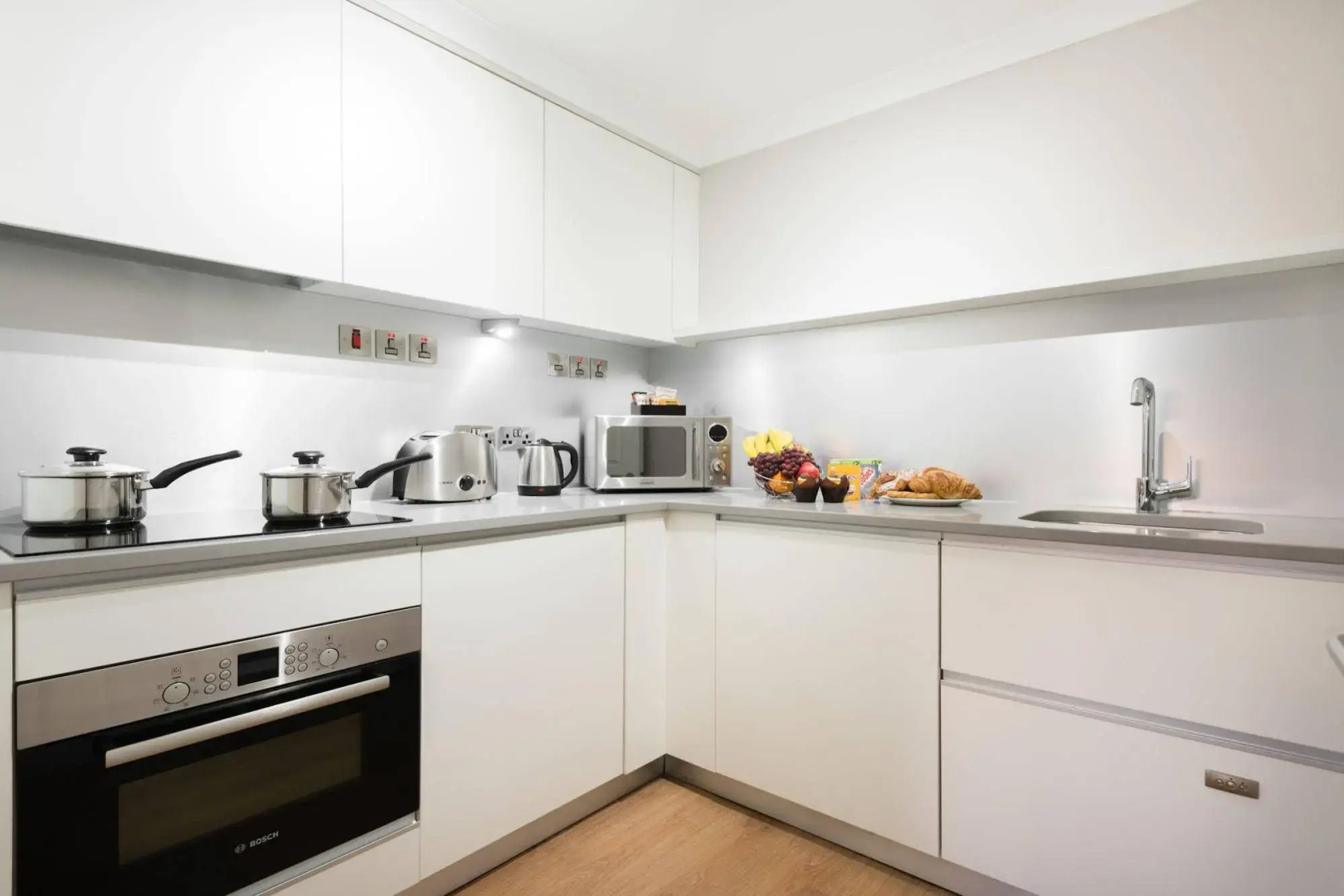 PREMIER SUITES Reading