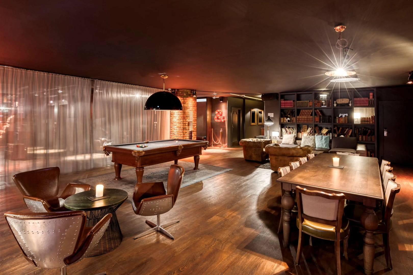 Отель pentahotel Brussels City Centre